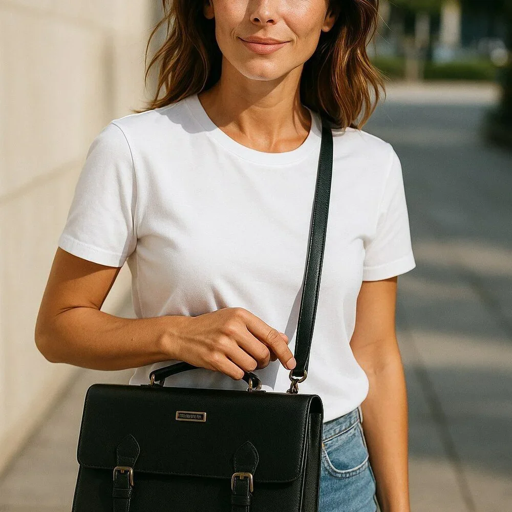 Burberrys Black Leathe Briefcase/Unisex (Vintage)